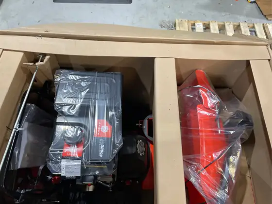 Ariens Platinum 28 SHO RapidTrak… — Photo 6