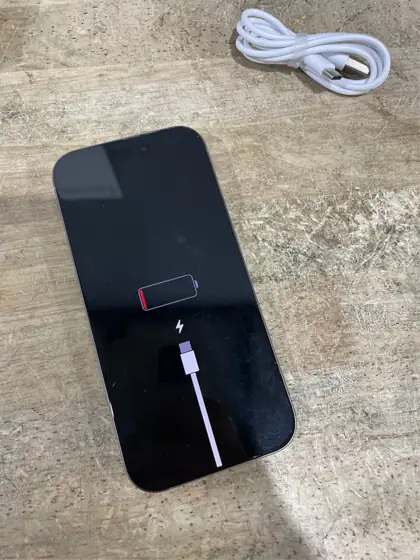 Apple iPhone 16 Pro, US… — Photo 5