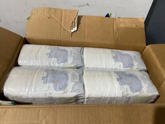 Pampers Swaddlers Diapers, Size 4… — Photo 4