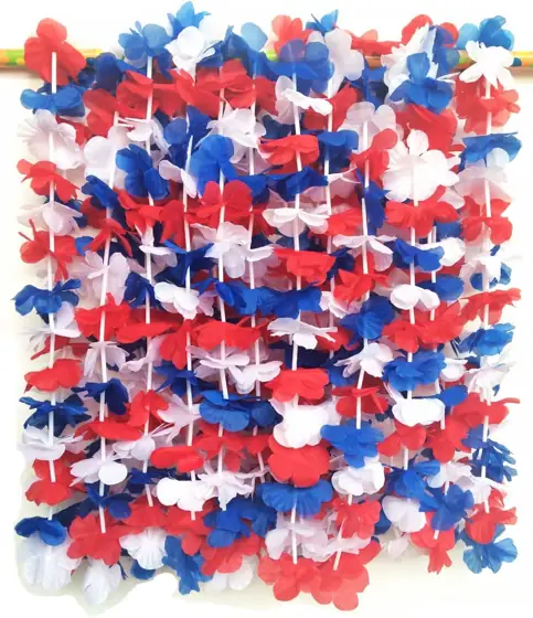 LITTLE FEATHER Red White &… — Photo 1