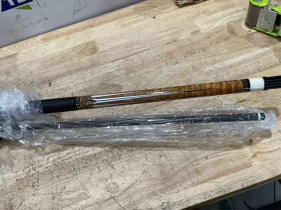 Carbon Fiber Pool Cue with… — Photo 6