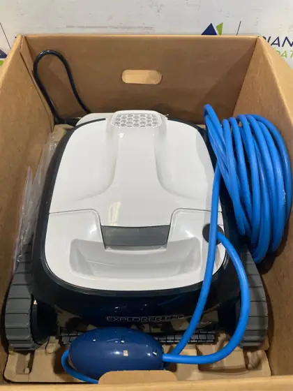 Dolphin Explorer E20 Pool Cleaner — Photo 6
