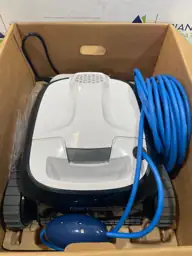 Dolphin Explorer E20 Pool Cleaner — Photo 6