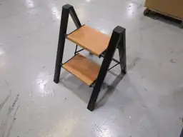 2 step, step ladder — Photo 1
