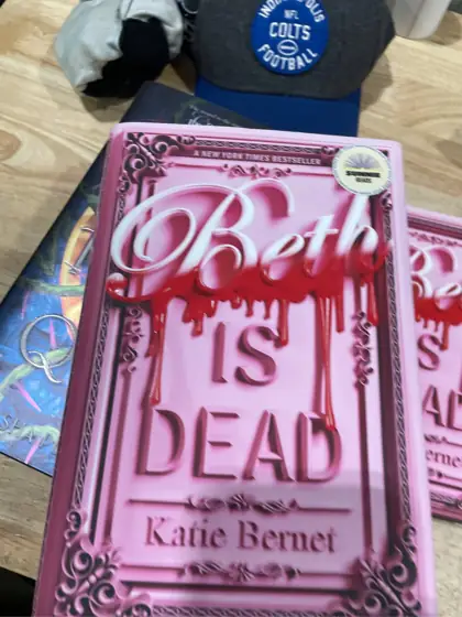 Beth Is Dead (Hardcover) — Photo 2
