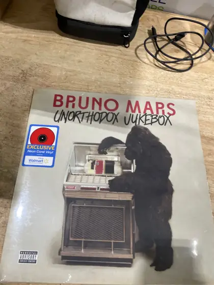 Bruno Mars - Unorthodox Jukebox… — Photo 3