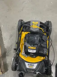 DEWALT 21in. 163cc Briggs &… — Photo 5