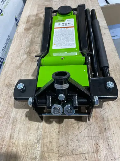 2-Ton Low Profile Service Jack — Photo 6