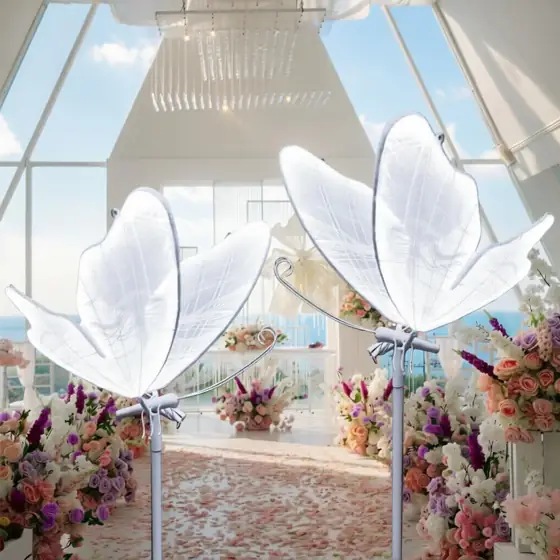 TRAVELER Butterfly Floor Lamp -… — Photo 1