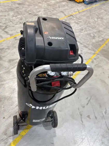 Husky 20 Gal. 200 PSI… — Photo 8