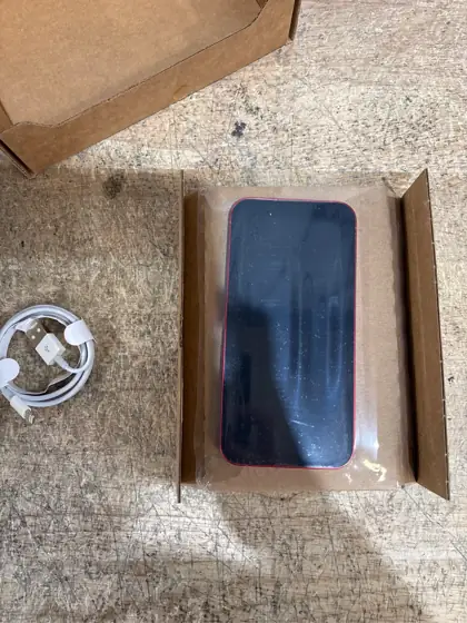Apple iPhone 13, 128GB, PRODUCT… — Photo 4