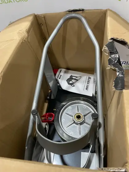 Self-Locking Motorcycle Wheel Chock — Photo 2