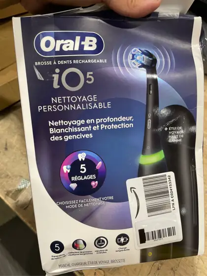 Oral-B Rechargeable Toothbrush iO5, 5… — Photo 5