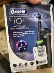 Oral-B Rechargeable Toothbrush iO5, 5… — Photo 5