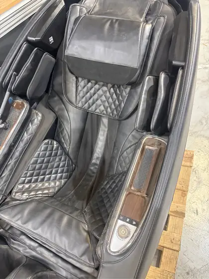Massage Chair — Photo 4