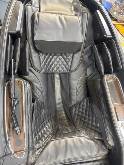Massage Chair — Photo 5