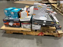 Home Depot lighting lot — Photo 1