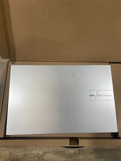 ASUS Vivobook Laptop — Photo 1