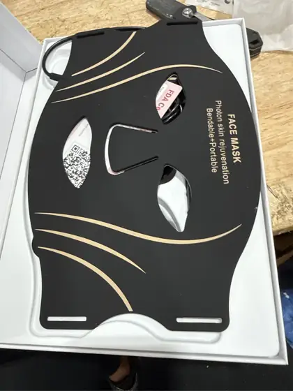 Red Light Therapy Mask for… — Photo 4