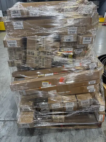 Pallet of assorted faux wood… — Photo 3