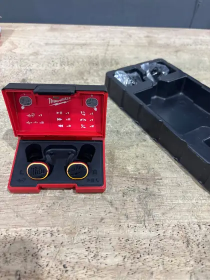 Milwaukee Redlithium Bluetooth Ear Plugs/Ear… — Photo 4