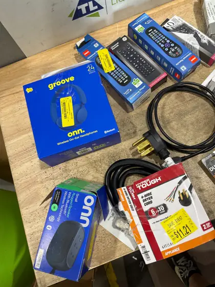 Lot items- Walmart miscellaneous — Photo 2