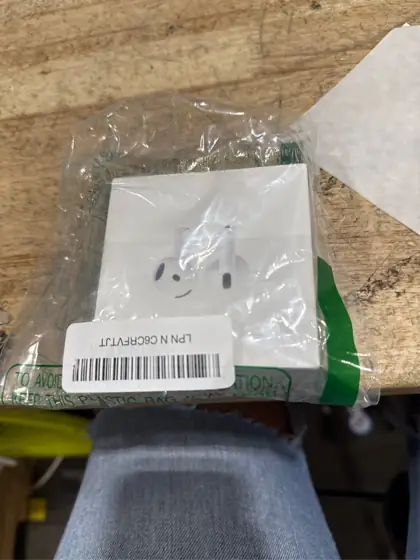 Apple AirPods 4 Wireless Earbuds — Photo 3
