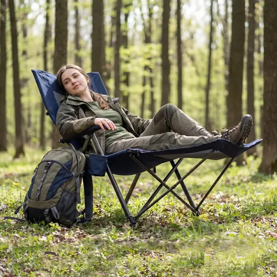 2-in-1 Reclining Camping Chair — Photo 2