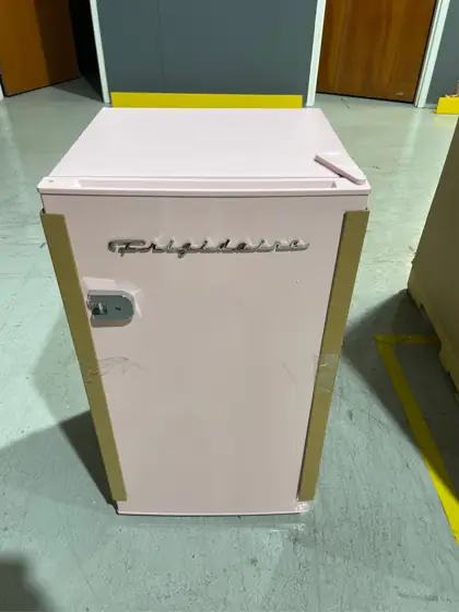 Frigidaire EFR376 Retro Bar Fridge… — Photo 3