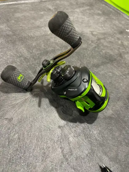 Lew's MACH 2 Baitcast Reel,… — Photo 3