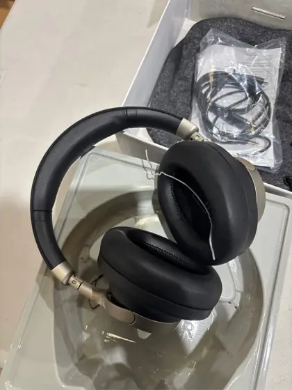 Heyday Active Noise Cancelling Over-Ear… — Photo 4