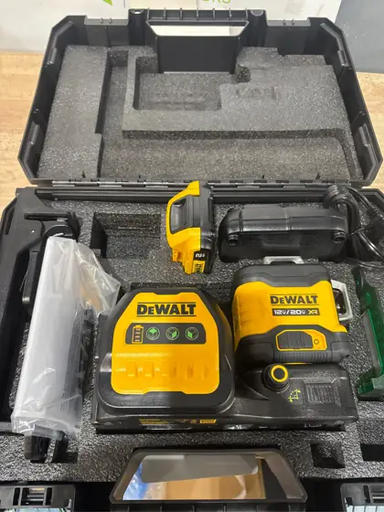 20V/12V Lithium-Ion Cross-Line Laser Level… — Photo 4