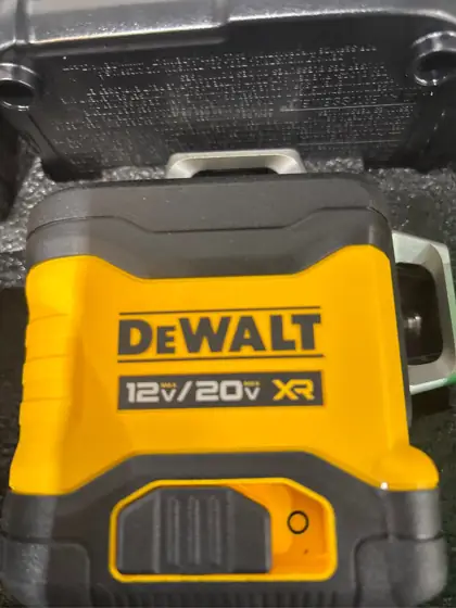20V/12V Lithium-Ion Cross-Line Laser Level… — Photo 5