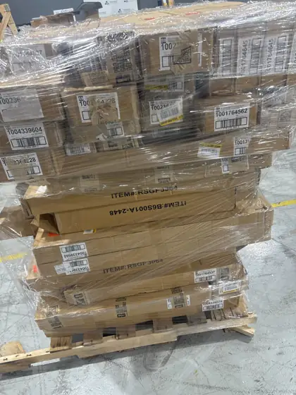 Pallet of assorted faux wood… — Photo 4