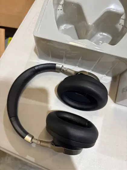 Heyday Active Noise Cancelling Over-Ear… — Photo 4
