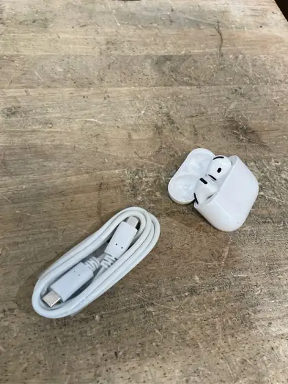 Apple AirPods 4 with Active… — Photo 3