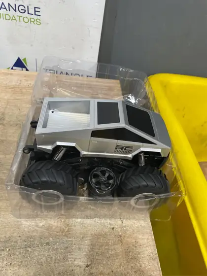 Remote Control Off-Road Pickup Truck… — Photo 3