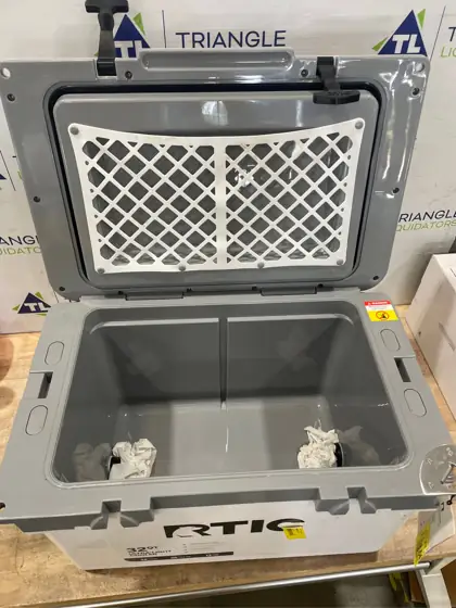 RTIC Ultra-Light 32 Qt Hard-Sided… — Photo 4