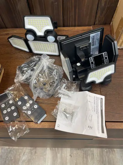 Tuffenough Solar Lights 2500LM 210LED,… — Photo 3