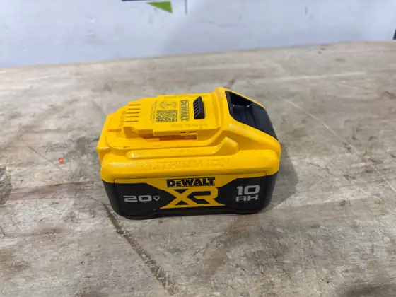 DEWALT 20-Volt MAX lithium-ion 10.0… — Photo 3