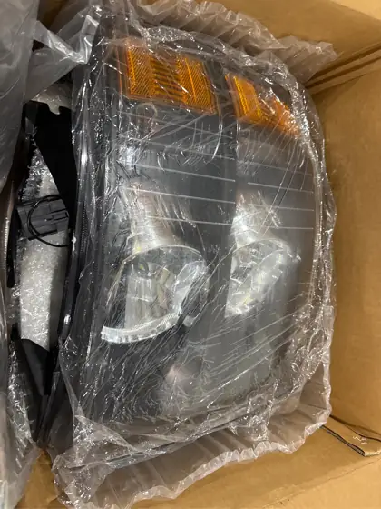 Headlights Assembly - with All… — Photo 3