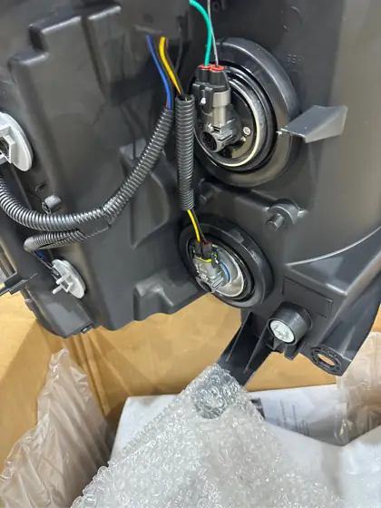 Headlights Assembly - with All… — Photo 4
