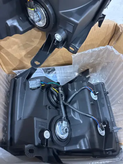 Headlights Assembly - with All… — Photo 5