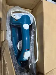 BLACK+DECKER Steam Iron for Clothes… — Photo 4