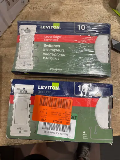 Leviton Decora Edge 15 amps… — Photo 3