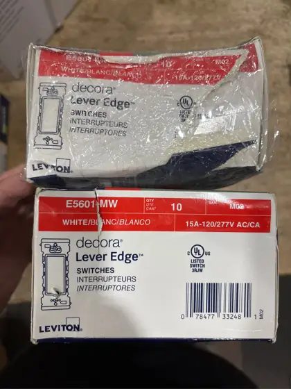 Leviton Decora Edge 15 amps… — Photo 4