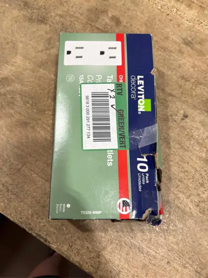 Leviton Decora 15 amps 125… — Photo 2