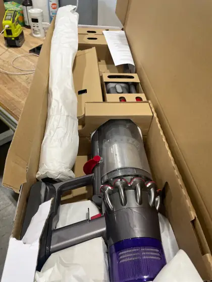 V11 Cordless Stick Vacuum Cleaner — Photo 4