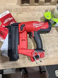 Milwaukee M18 FUEL 18 Ga.… — Photo 4