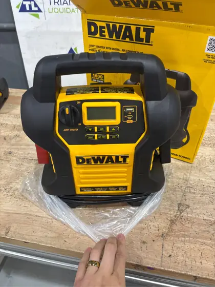 DEWALT 1600 Peak Amp Jump… — Photo 5